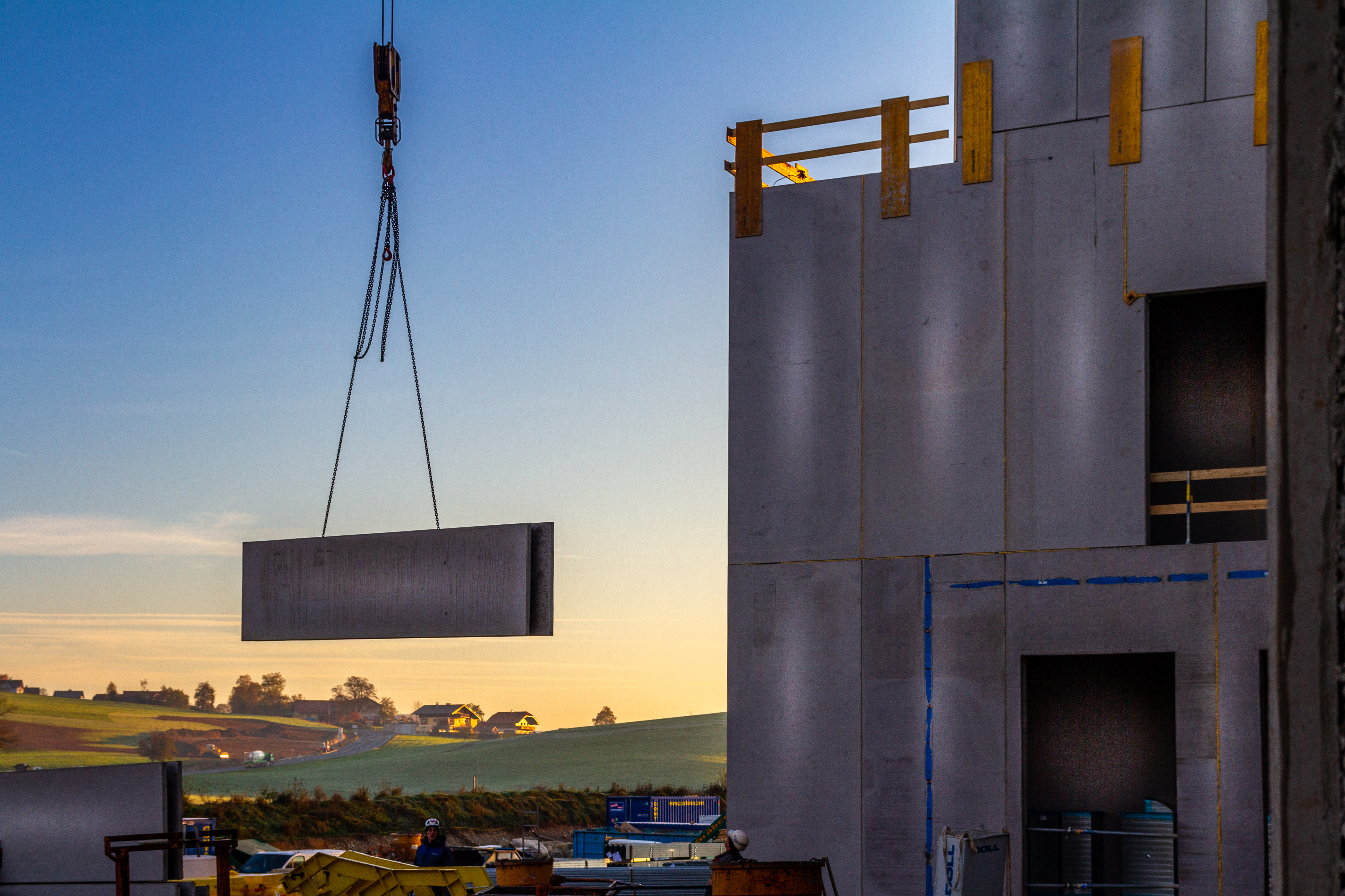A Traum Betonelement Auf Kran Vor Sunrise