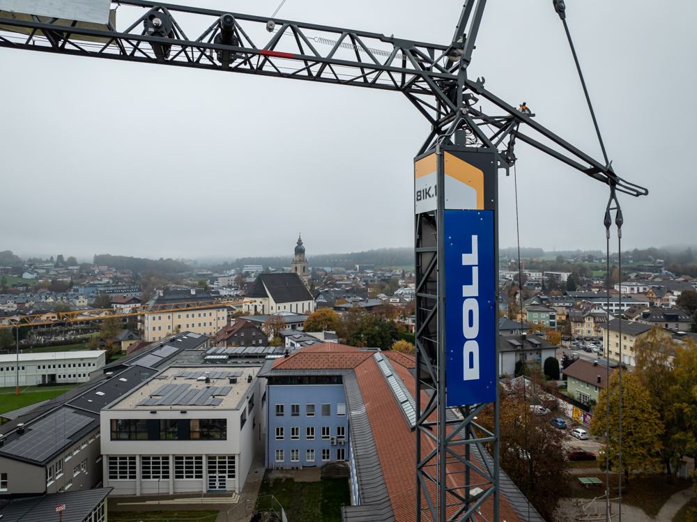 Totale BV Seekirchen Neue Mittelschule Drohne Kran Logo WEB